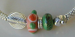 Lampwork Beads by Sue Lewis with Hill Tribe Silver bangle bracelet and earrings - by Vicky Jousan